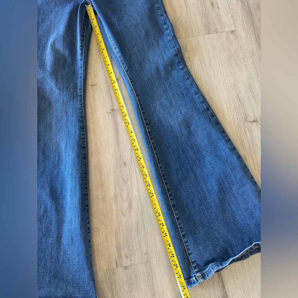 Free People We The Free Jayde Flare Jeans Super High-Rise size 29 - Picture 16 of 16